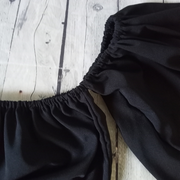 EUC Black Bandeau bell sleeve top - Small - Picture 7 of 7